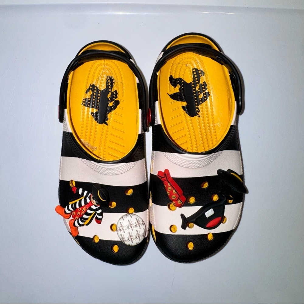 CROCS McDonald's Hamburglar Themed Crocs Size 7 - Picture 4 of 8